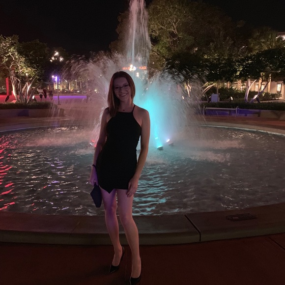 Meet your Posher, Emily - Picture 1 of 1